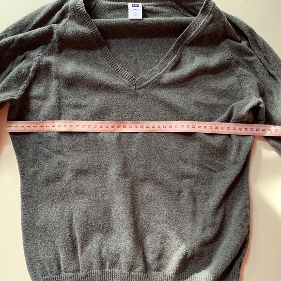 GAP grey cotton V-neck size M - Picture 7 of 13